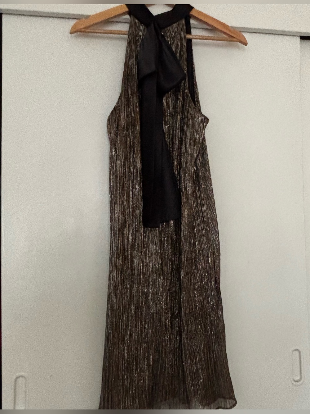 Laundry By Shelli Segal Black and Metallic Pleated Dress with Bow Size 10 - Picture 4 of 10